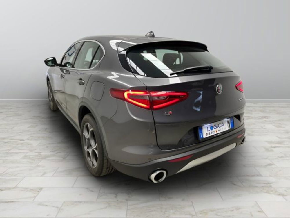 Alfa Romeo Stelvio usata a Biella (4)