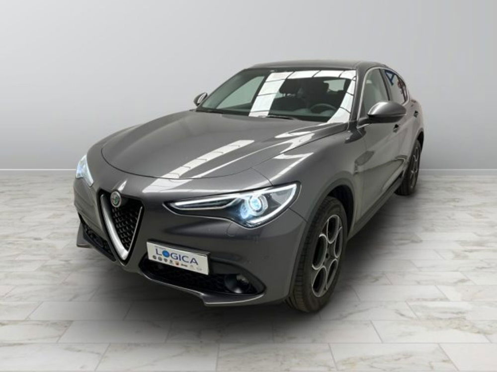 Alfa Romeo Stelvio usata a Biella (6)