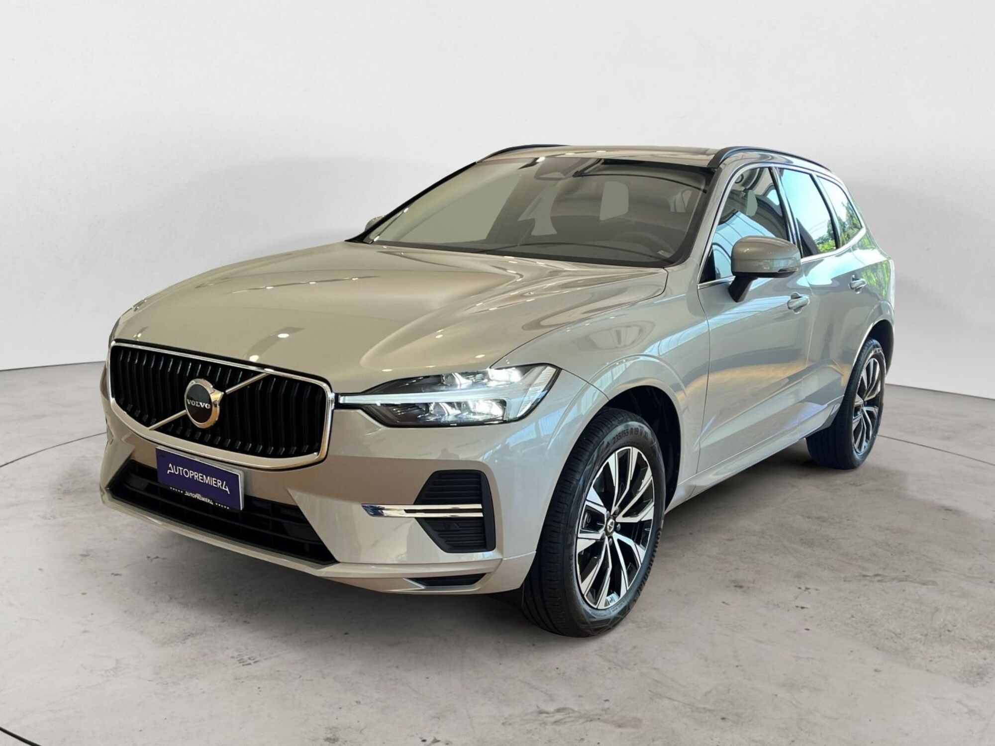 Volvo XC60 B4 (d) AWD automatico Core nuova a Como