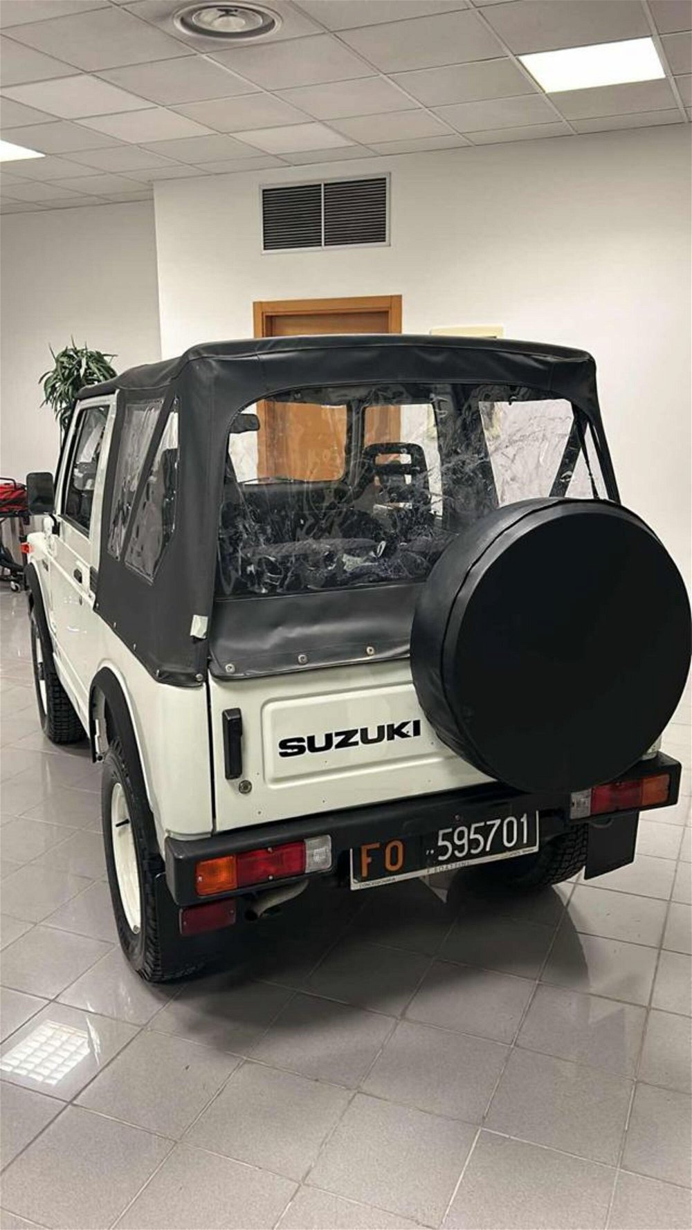 Suzuki SJ410 Cabriolet Sport  del 1985 usata a Pesaro (4)