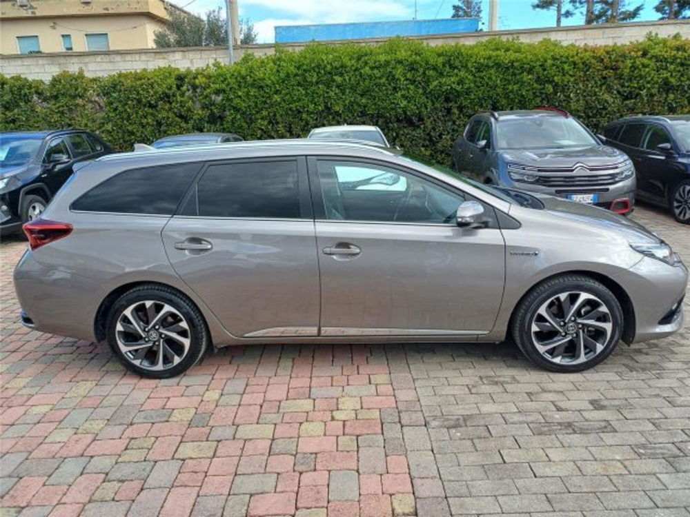 Toyota Auris Station Wagon usata a Bari (6)