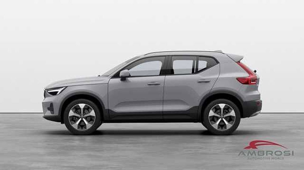 Volvo XC40 B4 automatico Core  nuova a Corciano (2)