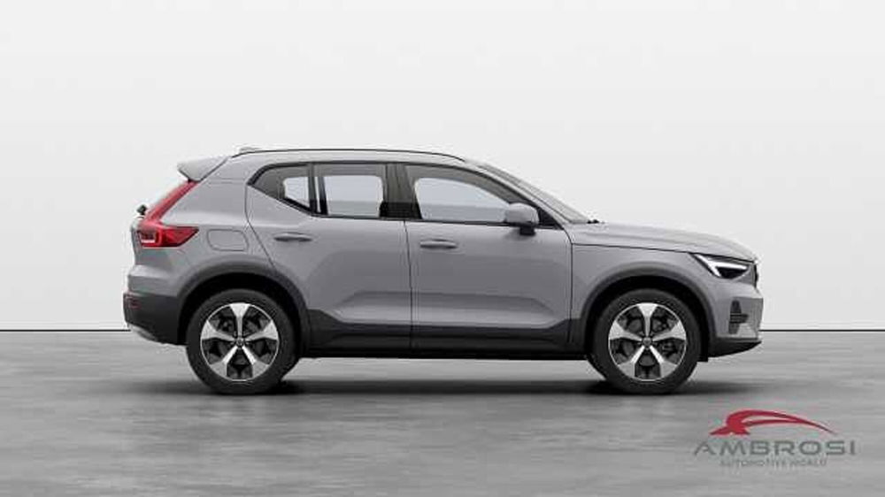 Volvo XC40 B4 automatico Core  nuova a Corciano (4)