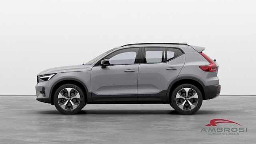 Volvo XC40 nuova a Viterbo (2)