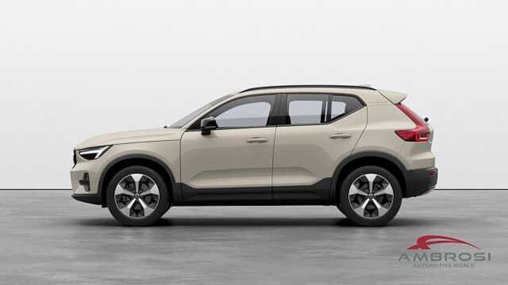 Volvo XC40 nuova a Viterbo (2)