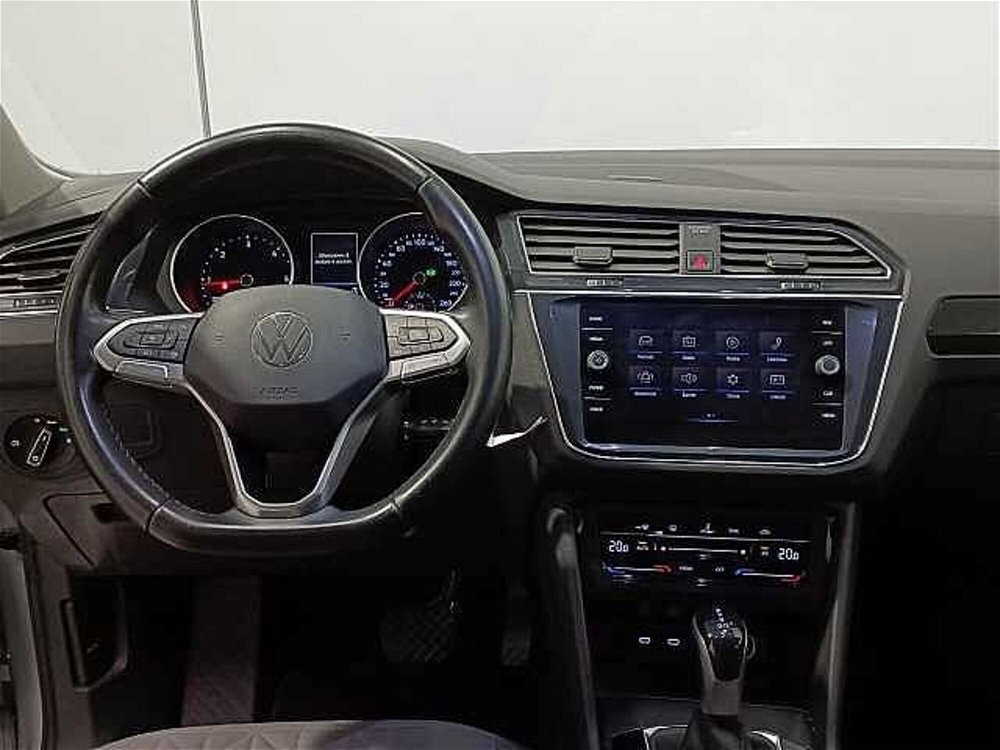 Volkswagen Tiguan 2.0 TDI 150 CV SCR DSG 4MOTION Life del 2020 usata a Brivio (5)