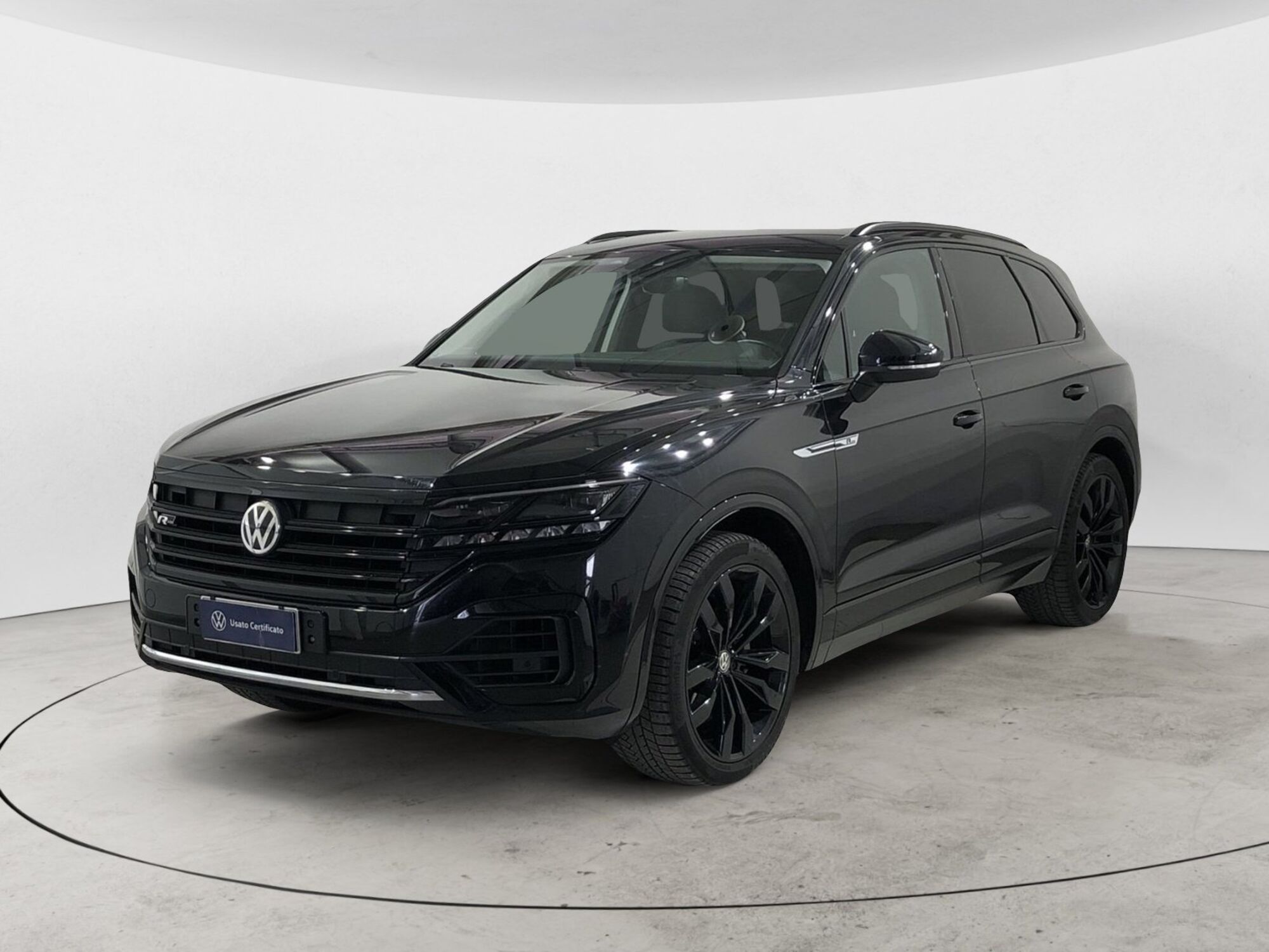 Volkswagen Touareg 3.0 V6 tdi scr R-Line 286cv auto del 2018 usata a Massa