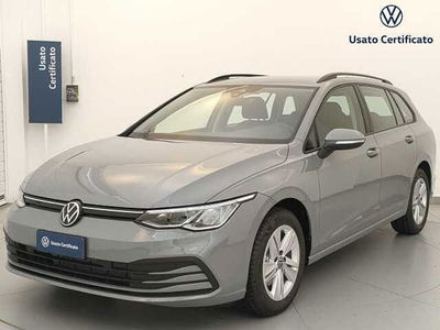 Volkswagen Golf Variant 1.0 eTSI EVO DSG Life nuova a Busto Arsizio