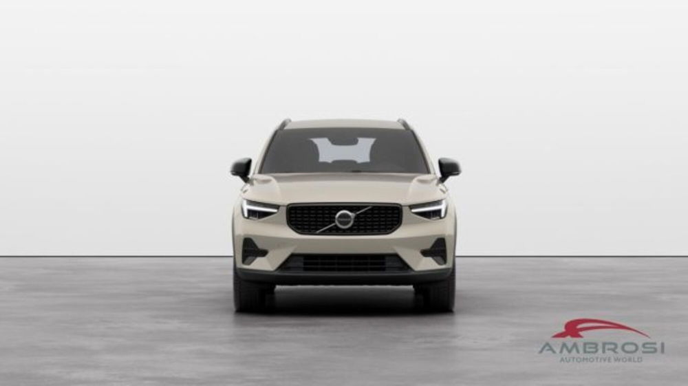 Volvo XC40 B3 automatico Plus Dark  nuova a Corciano (5)