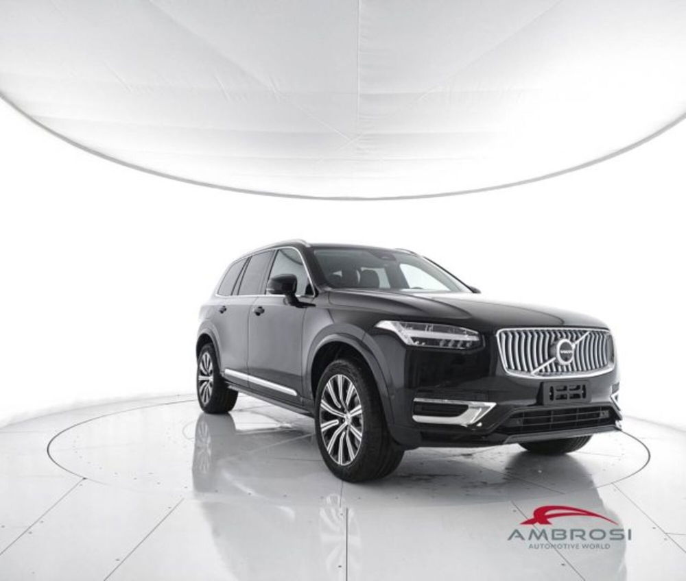 Volvo XC90 B5 (d) AWD automatico 7 posti Plus Bright nuova a Corciano (2)