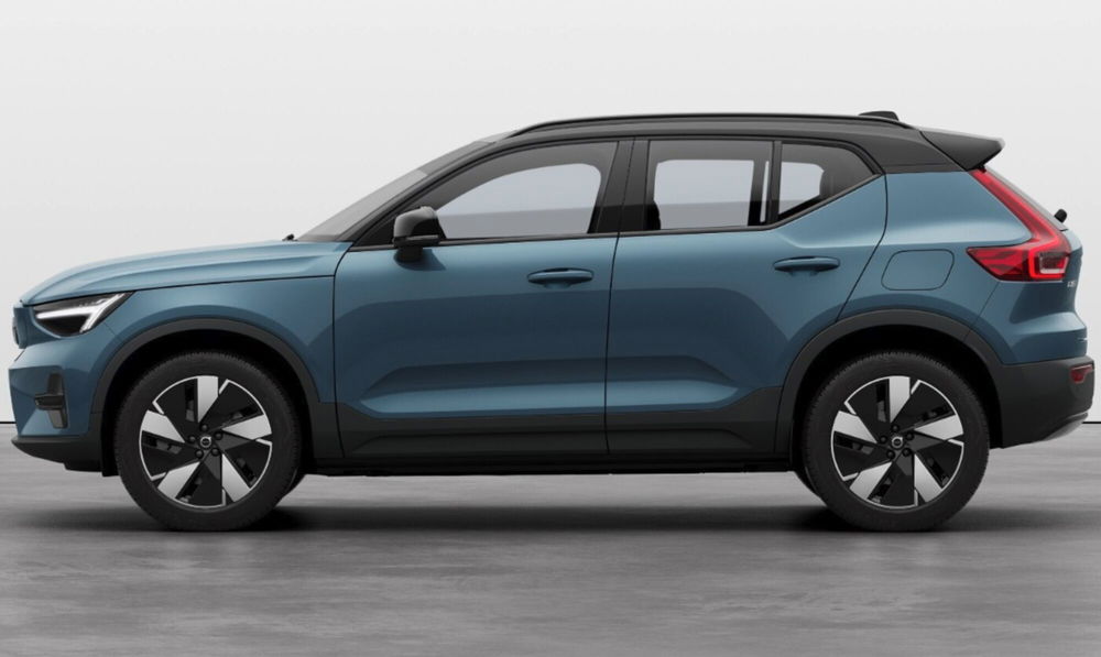 Volvo XC40 Recharge Pure Elect. Single Motor Exten. Range RWD Core nuova a Parma (3)