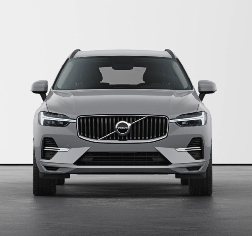 Volvo XC60 nuova a Parma (2)