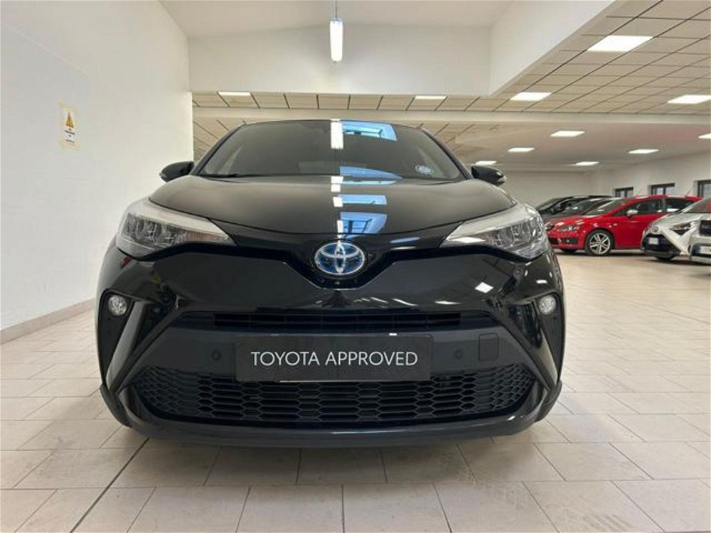 Toyota Toyota C-HR 1.8 Hybrid E-CVT Trend  del 2023 usata a Bra (3)
