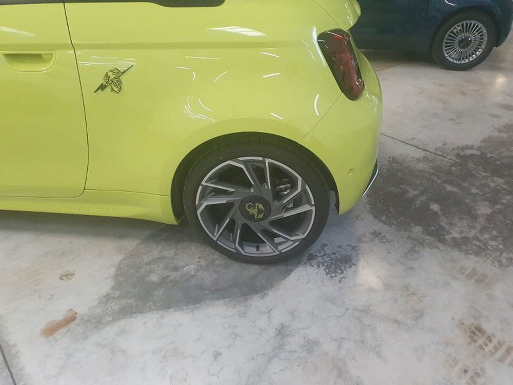 Abarth 500e Cabrio nuova a Chieti (17)