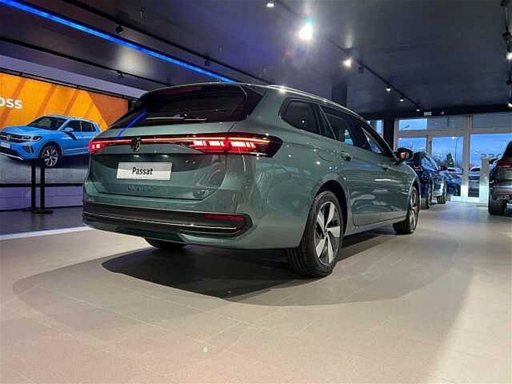 Volkswagen Passat 1.5 etsi act Business 150cv dsg nuova a Monteriggioni (4)