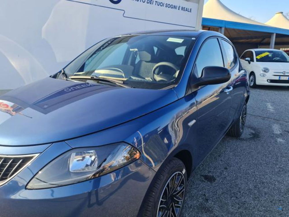 Lancia Ypsilon nuova a Torino (10)