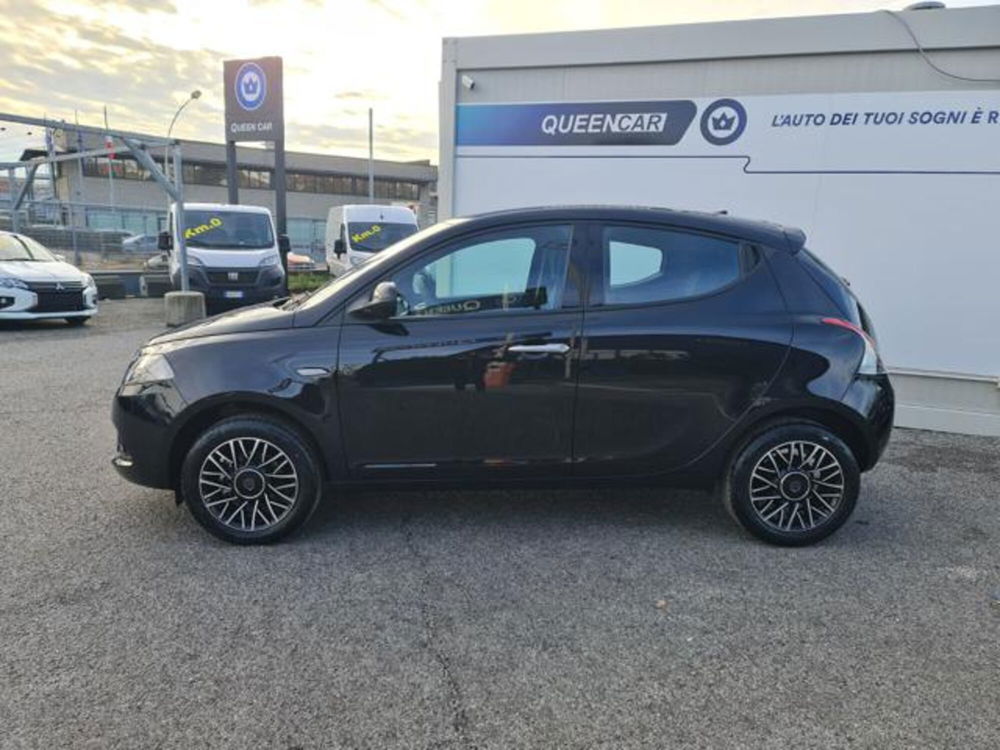 Lancia Ypsilon 1.0 FireFly 5 porte S&S Hybrid Gold nuova a Pianezza (3)