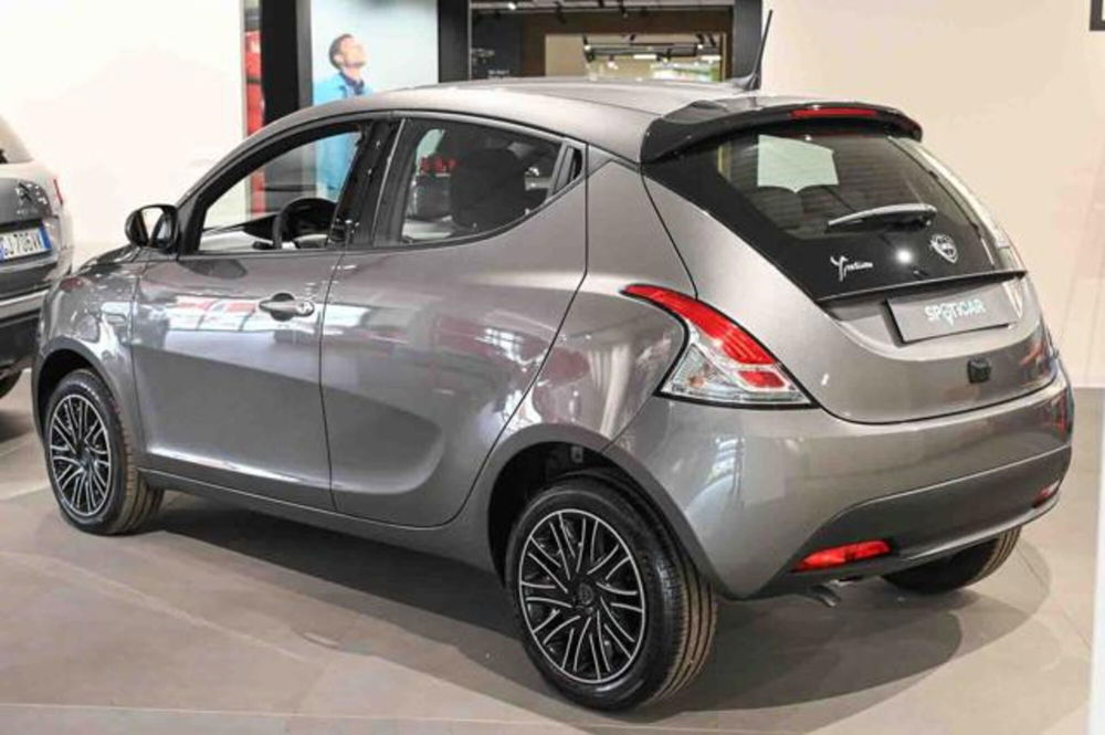 Lancia Ypsilon nuova a Torino (7)