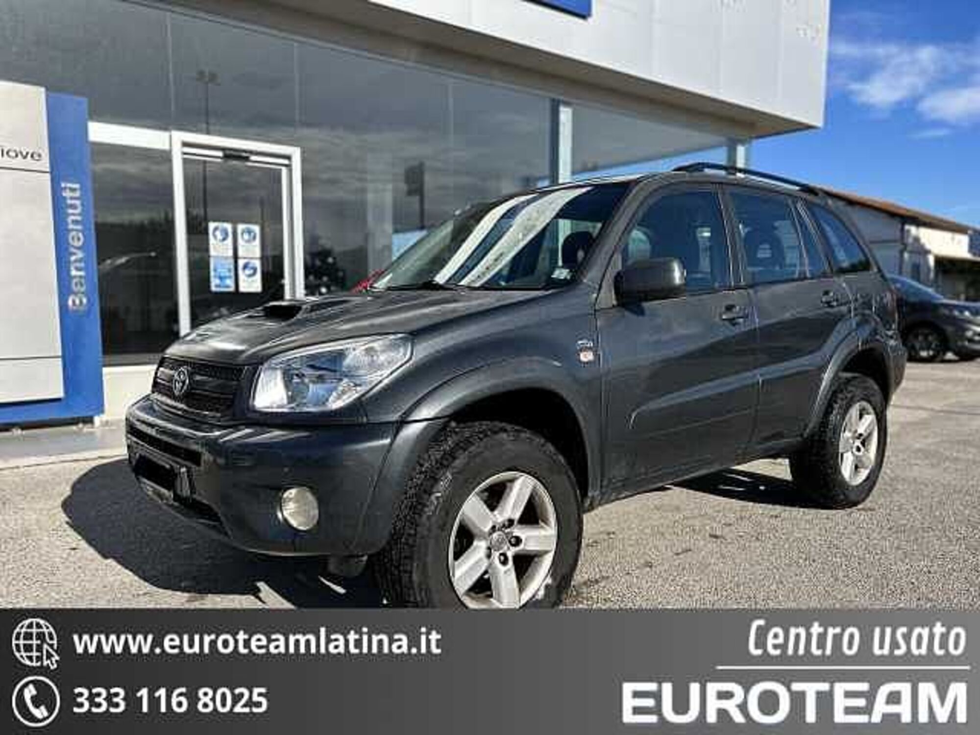 Toyota Rav4 Tdi D-4D cat 5 porte  del 2005 usata a Latina