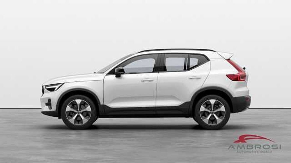 Volvo XC40 nuova a Viterbo (2)