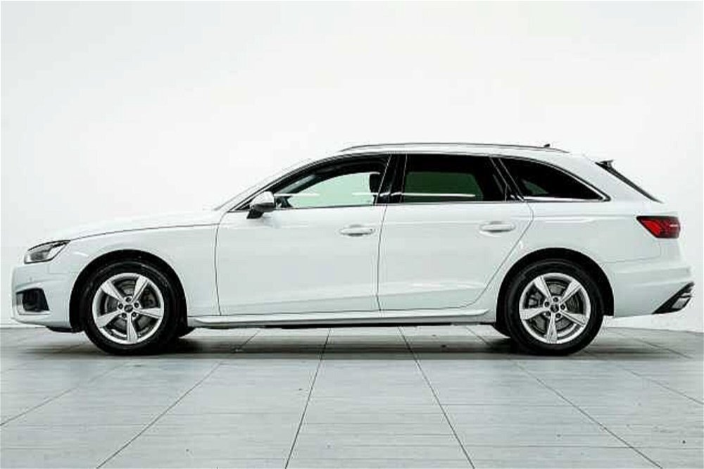 Audi A4 Avant 2.0 TDI ultra 163CV Advanced del 2022 usata a Barni (3)