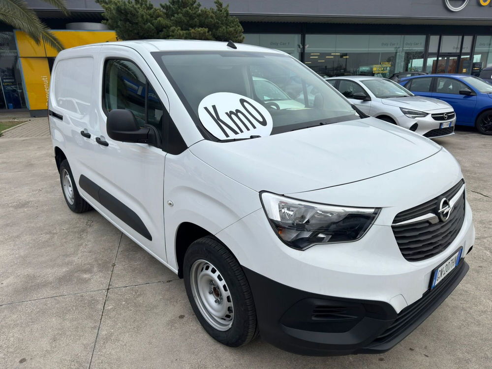 Opel Combo Furgone Cargo 1.2 Benzina 110CV S&S PC 650kg Edition  nuova a Ferrara (2)