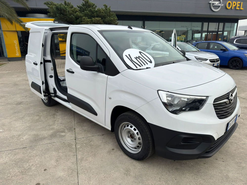 Opel Combo Furgone Cargo 1.2 Benzina 110CV S&S PC 650kg Edition  nuova a Ferrara (3)