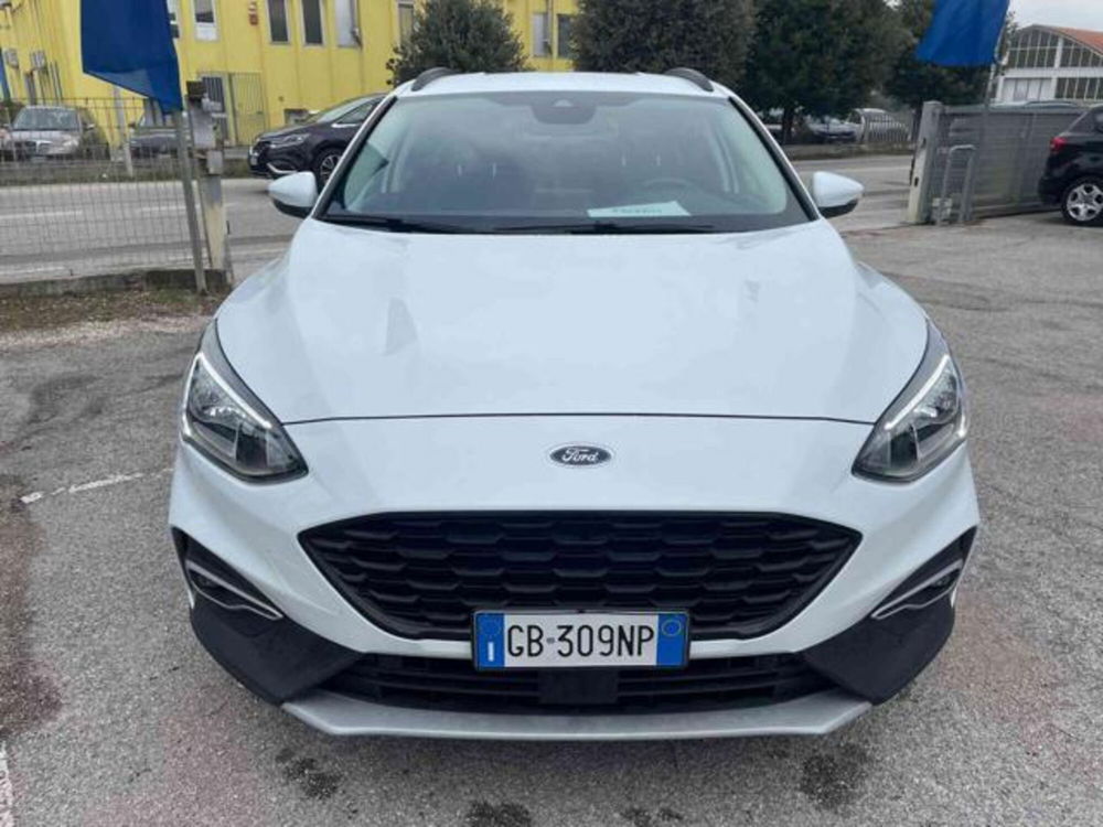 Ford Focus 1.0 EcoBoost Hybrid 125 CV 5p. Active  del 2020 usata a Fano (3)