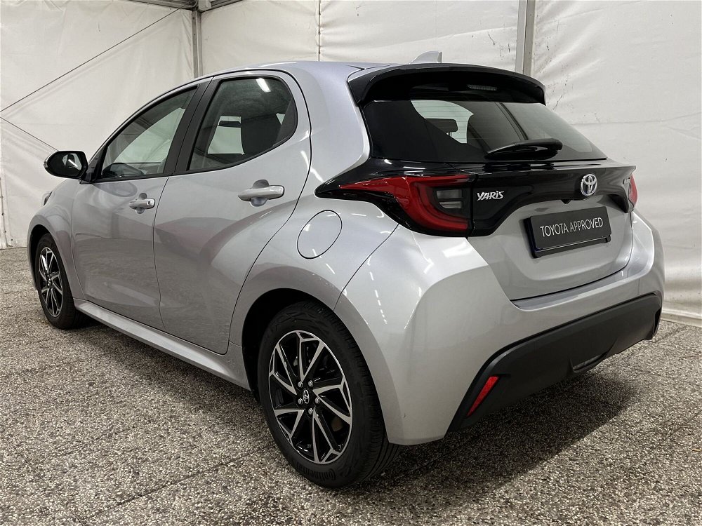 Toyota Yaris 1.5 Hybrid 5 porte Trend del 2021 usata a Monza (5)