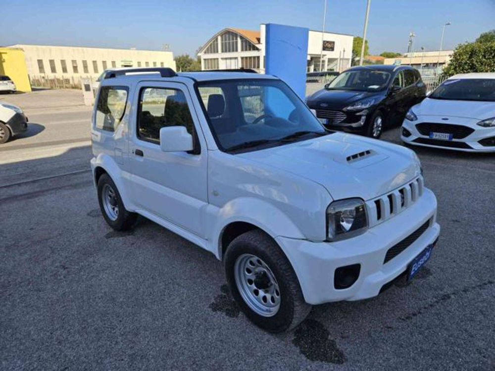 Suzuki Jimny 1.3 4WD A/T Evolution Plus del 2017 usata a Fano