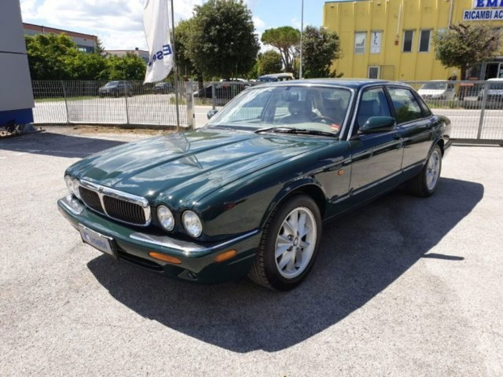 Jaguar XJ 3.2 cat Executive  del 1999 usata a Fano (2)