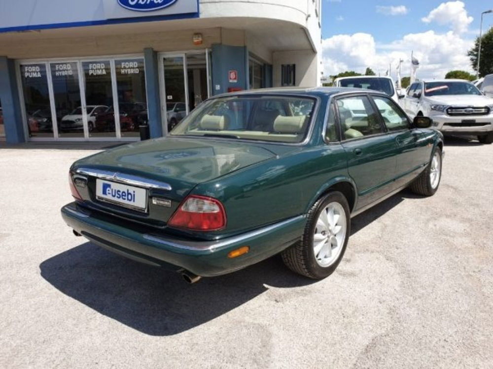 Jaguar XJ 3.2 cat Executive  del 1999 usata a Fano (3)