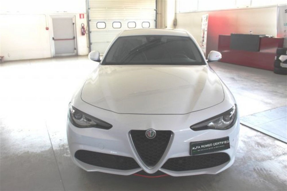 Alfa Romeo Giulia 2.2 Turbodiesel 210 CV AT8 AWD Q4 Veloce  del 2020 usata a Orvieto (2)