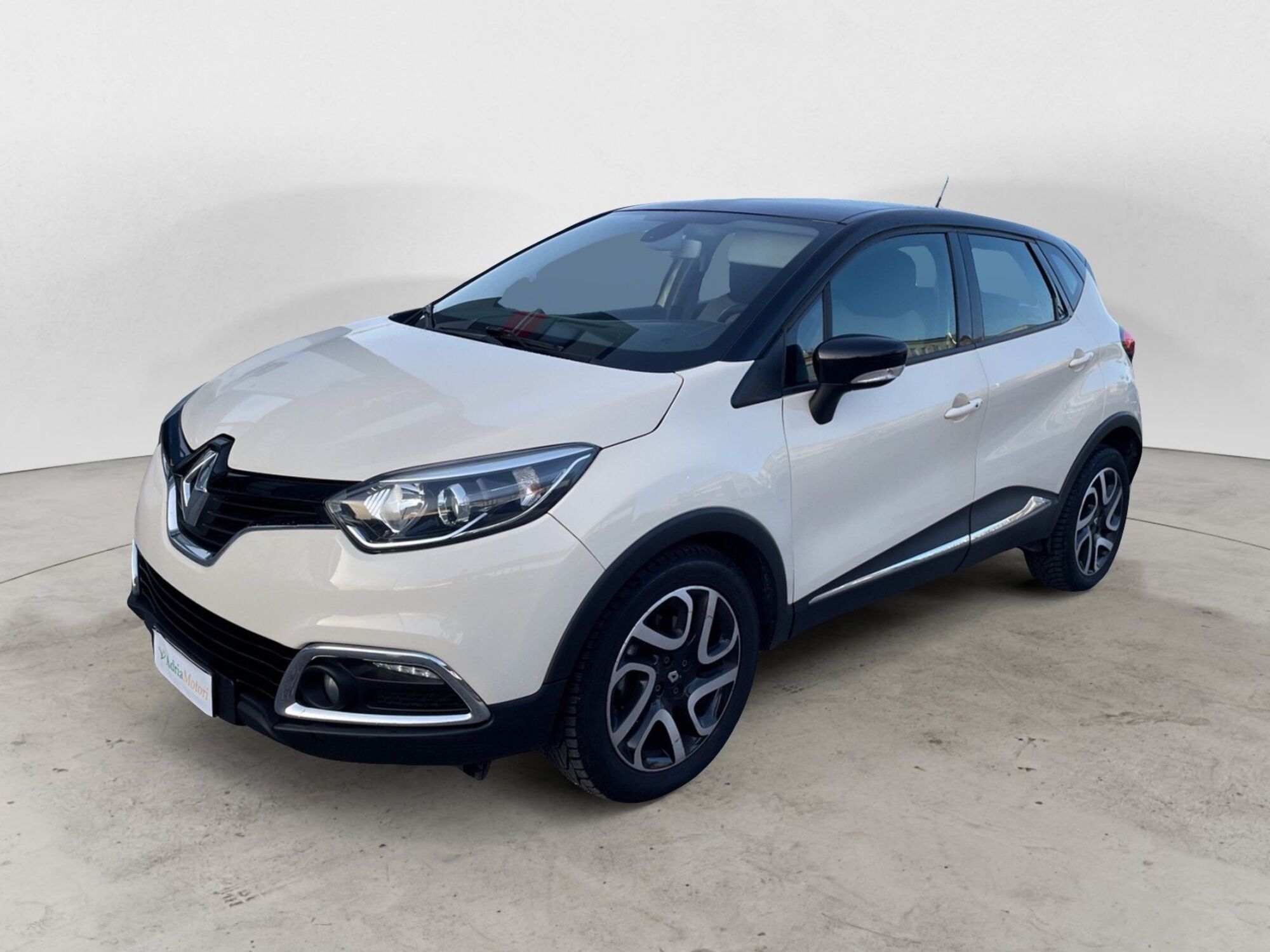 Renault Captur 1.2 TCe 120 CV EDC Energy R-Link del 2015 usata a Portogruaro