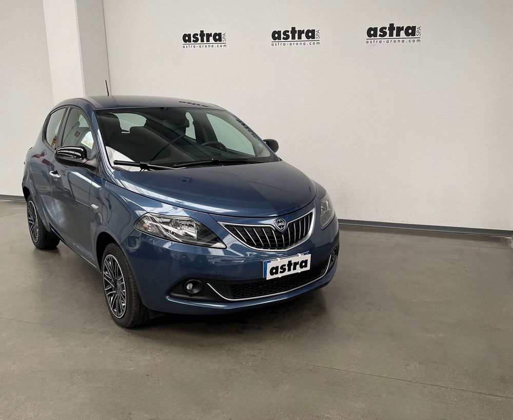 Lancia Ypsilon 1.0 FireFly 5 porte S&S Hybrid Ecochic Gold  del 2022 usata a Arona