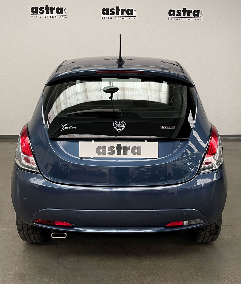 Lancia Ypsilon 1.0 FireFly 5 porte S&S Hybrid Ecochic Gold  del 2022 usata a Arona (5)