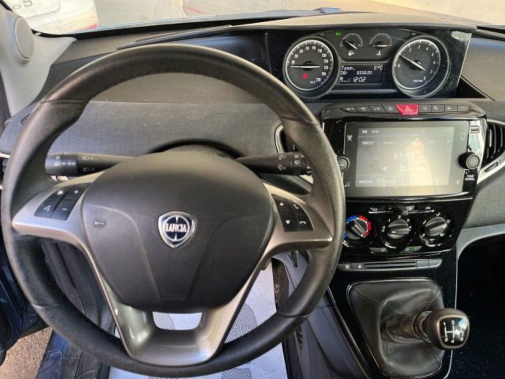 Lancia Ypsilon usata a Biella (18)