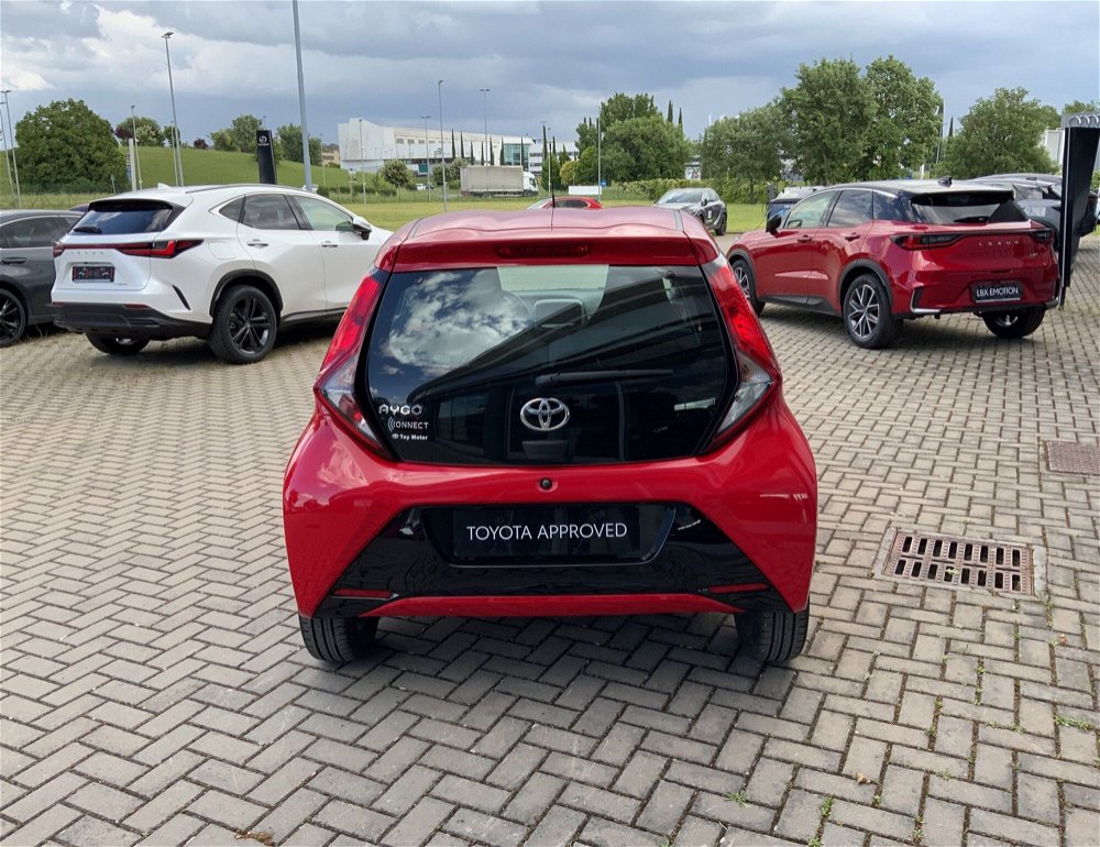 Toyota Aygo Connect 1.0 VVT-i 72 CV 5 porte x-fun del 2019 usata a Perugia (2)