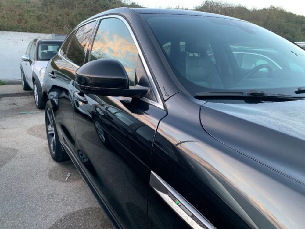 Jaguar E-Pace 2.0D 180 CV AWD aut. HSE  del 2019 usata a Lecce (5)