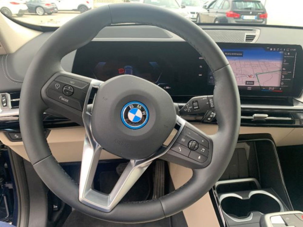 BMW iX1 usata a Lecce (16)