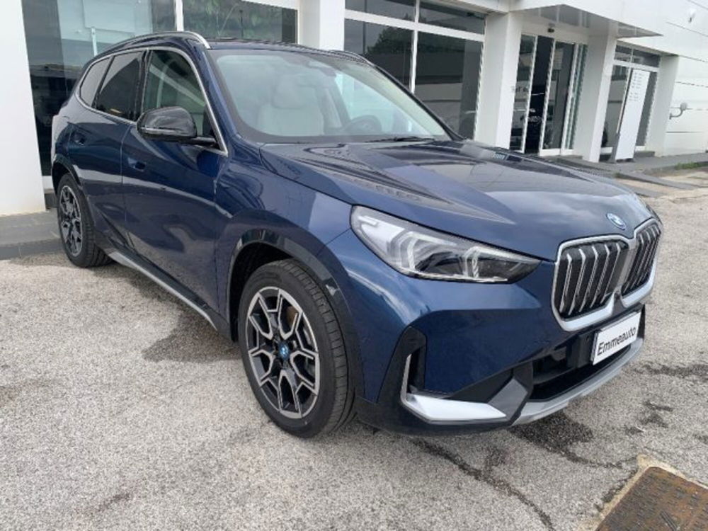 BMW iX1 iX1 xdrive 30 X-Line del 2023 usata a Lecce (3)