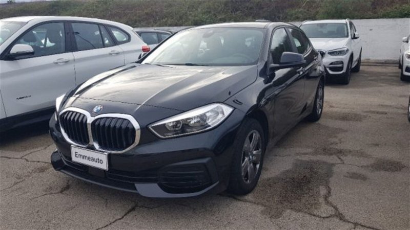 BMW Serie 1 116d 2.0 116CV cat 5 porte Attiva DPF del 2019 usata a Lecce