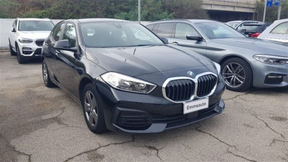 BMW Serie 1 116d 2.0 116CV cat 5 porte Attiva DPF del 2019 usata a Lecce (3)