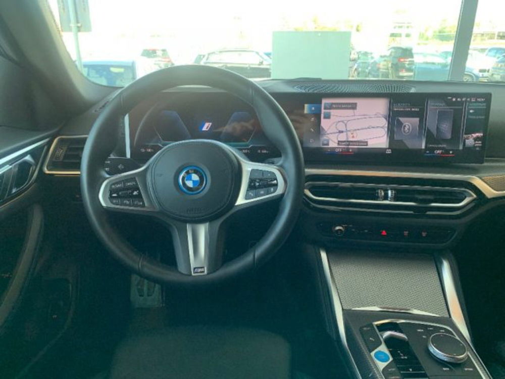 BMW i4 usata a Lecce (15)