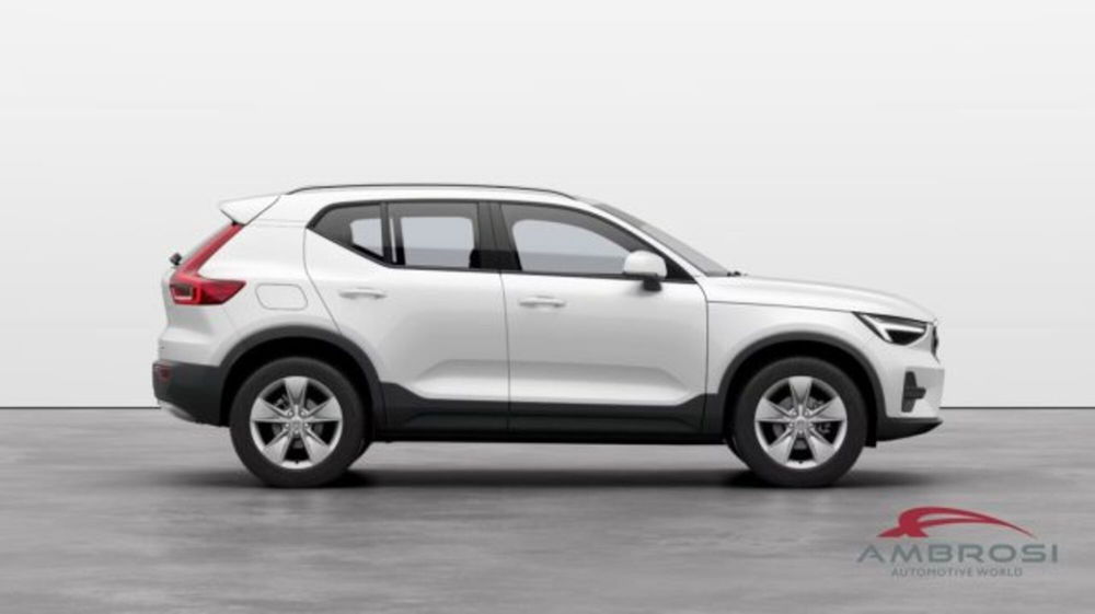 Volvo XC40 B3 automatico Core  nuova a Corciano (4)