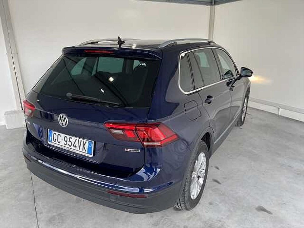 Volkswagen Tiguan 2.0 TDI SCR DSG 4MOTION Business BMT  del 2020 usata a Lucca (2)