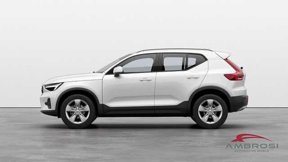 Volvo XC40 B3 automatico Core  nuova a Corciano (2)