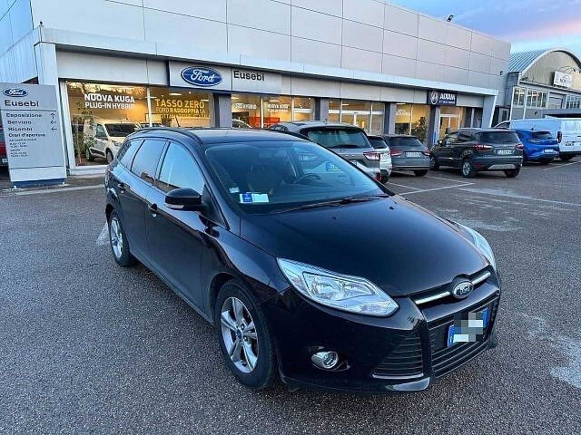 Ford Focus Station Wagon 1.6 TDCi 115 CV SW Titanium  del 2012 usata a Fano