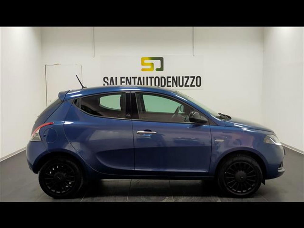 Lancia Ypsilon usata a Lecce (6)