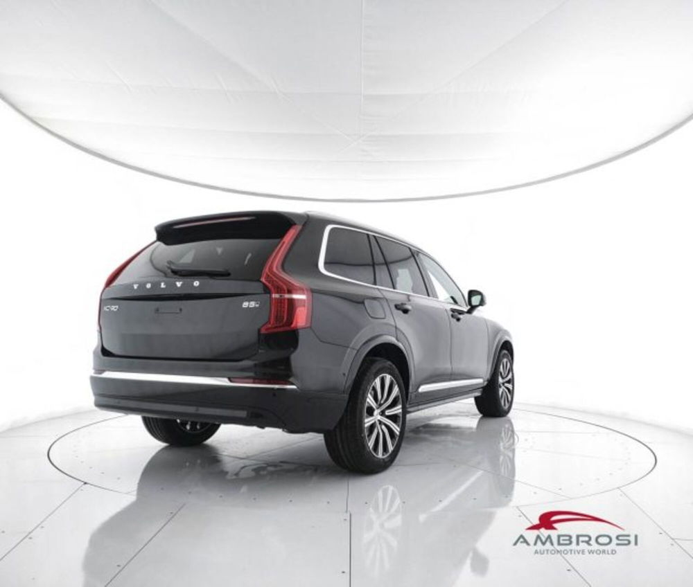 Volvo XC90 B5 (d) AWD automatico 7 posti Plus Bright nuova a Corciano (3)